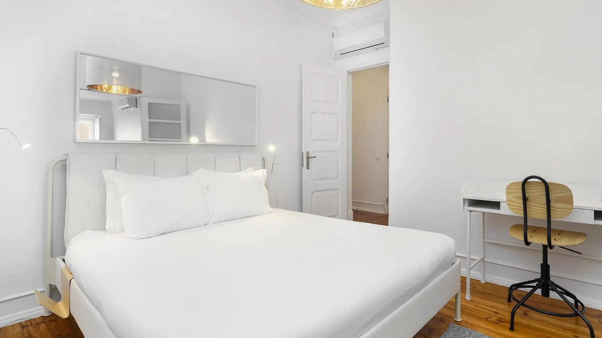 Whome Mid-Term Marvel: Your Home Away From Home Lisbona